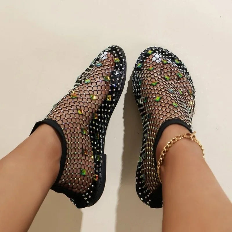 Mocassins de cristal femininos com design em rede e detalhes coloridos para um estilo único