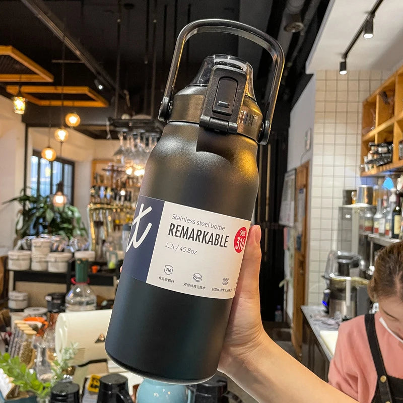 Garrafa térmica MODUS em aço inoxidável de 1,3L, ideal como Vacuum Flask para Camping