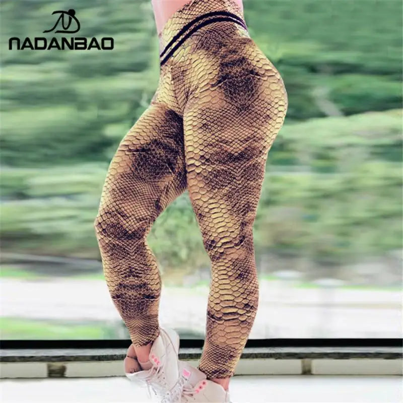Calça legging feminina para treino com estampa de cobra e cintura alta para conforto durante exercícios
