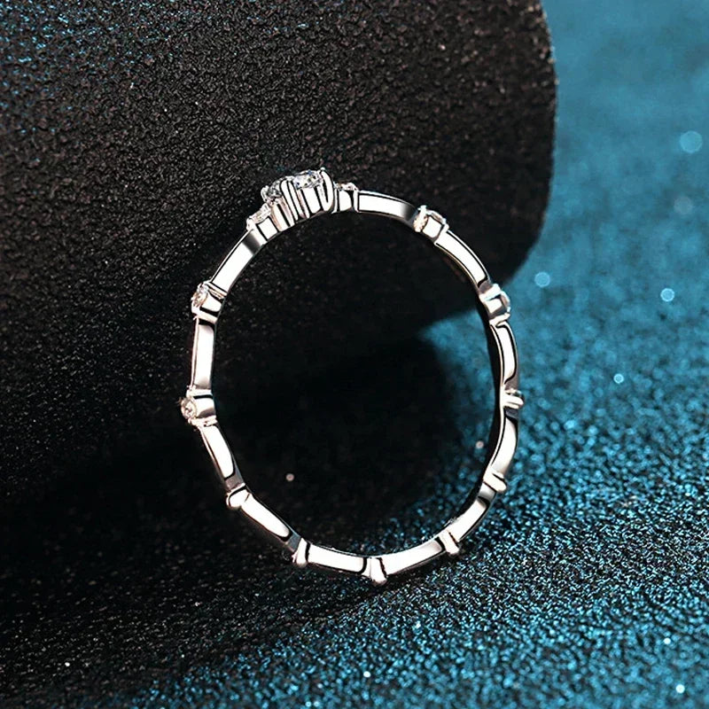 Anel de noivado moissanite feminino da NEETIM em design elegante e sofisticado