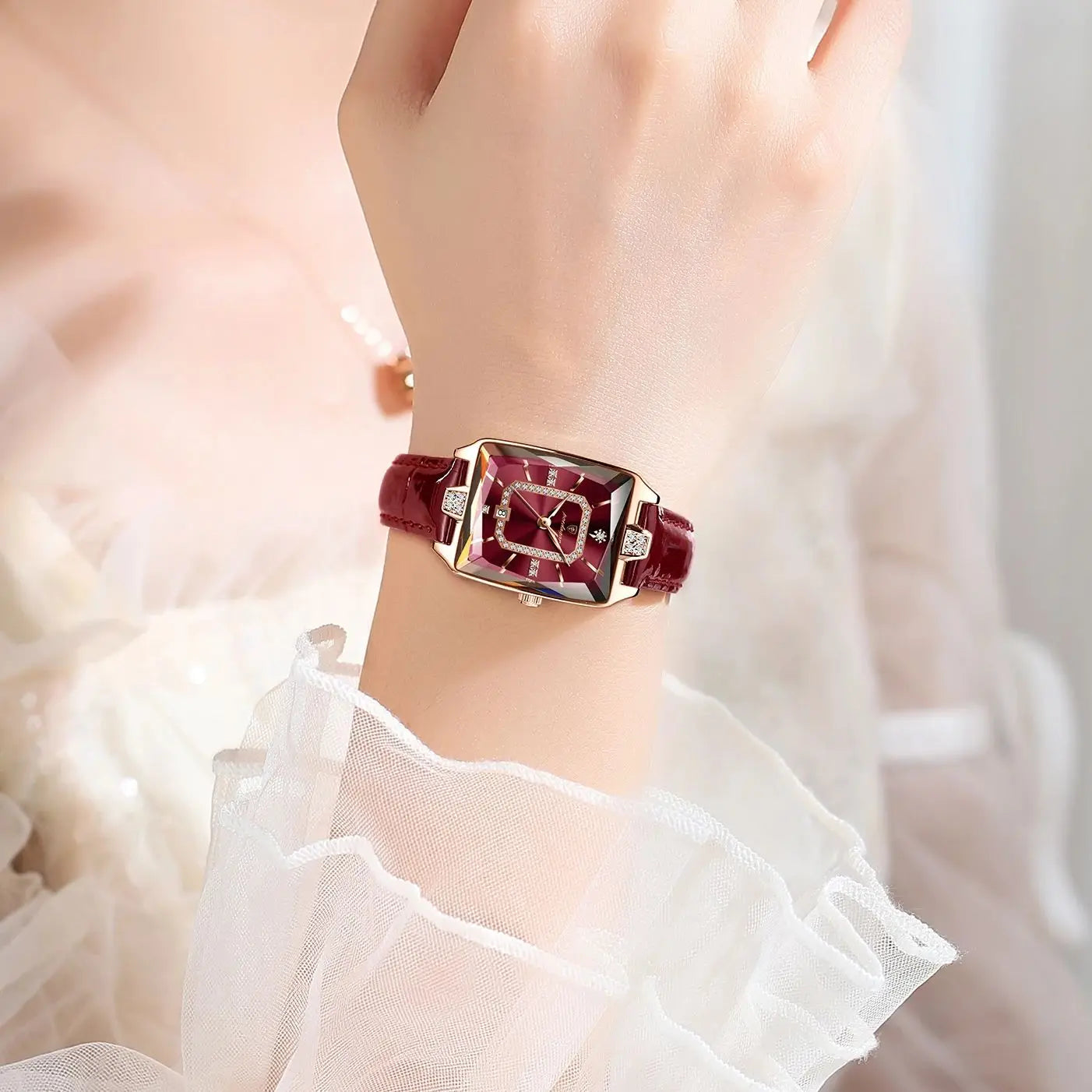 Relógio feminino de luxo à prova d’água com caixa quadrada e pulseira de couro vermelha