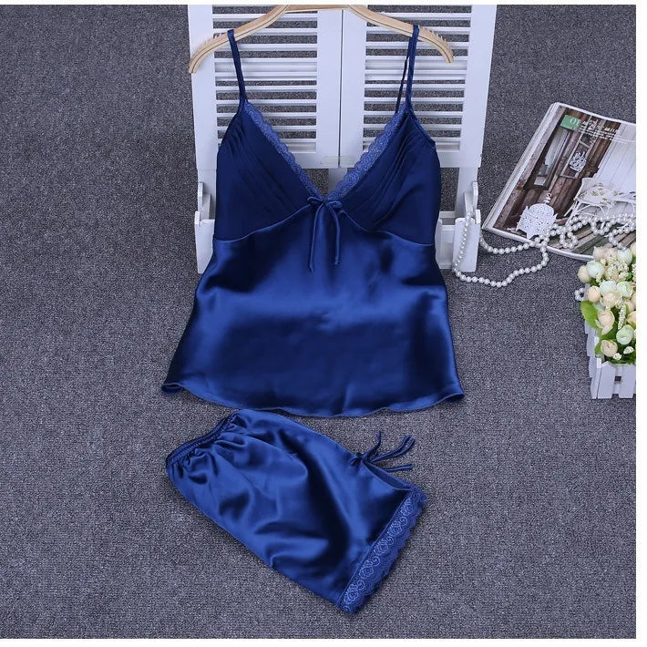 Pijama feminino cetim azul marinho com detalhes em renda e alças ajustáveis