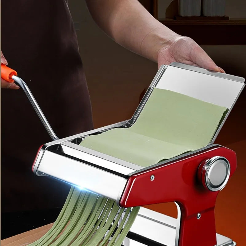 Máquina manual de fazer macarrão com design moderno e inox, ideal como processador de alimentos manual