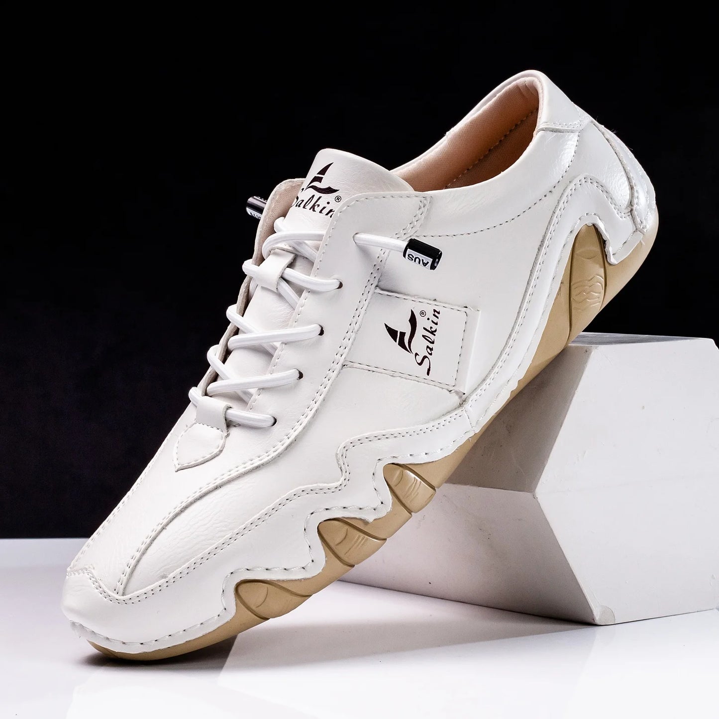 Sapatos masculinos plus size SISUOCO em branco com design moderno e conforto superior