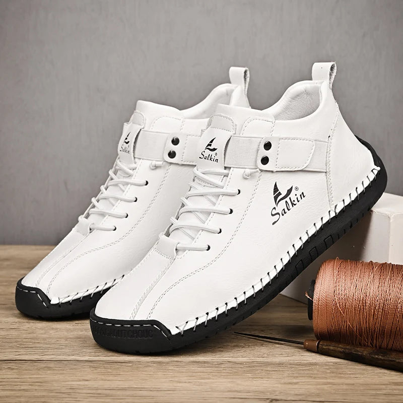 Sapatos masculinos de couro brancos da marca GENGXI com design moderno e confortável
