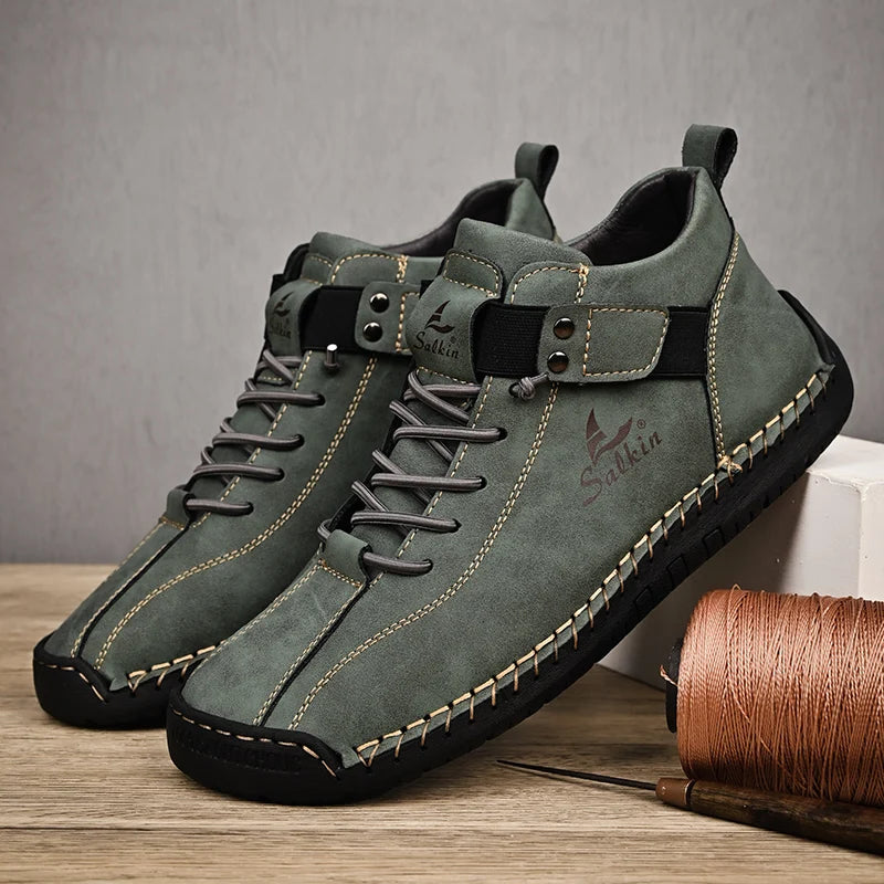 Sapatos masculinos de couro GENGXI em verde com detalhes costurados e design casual