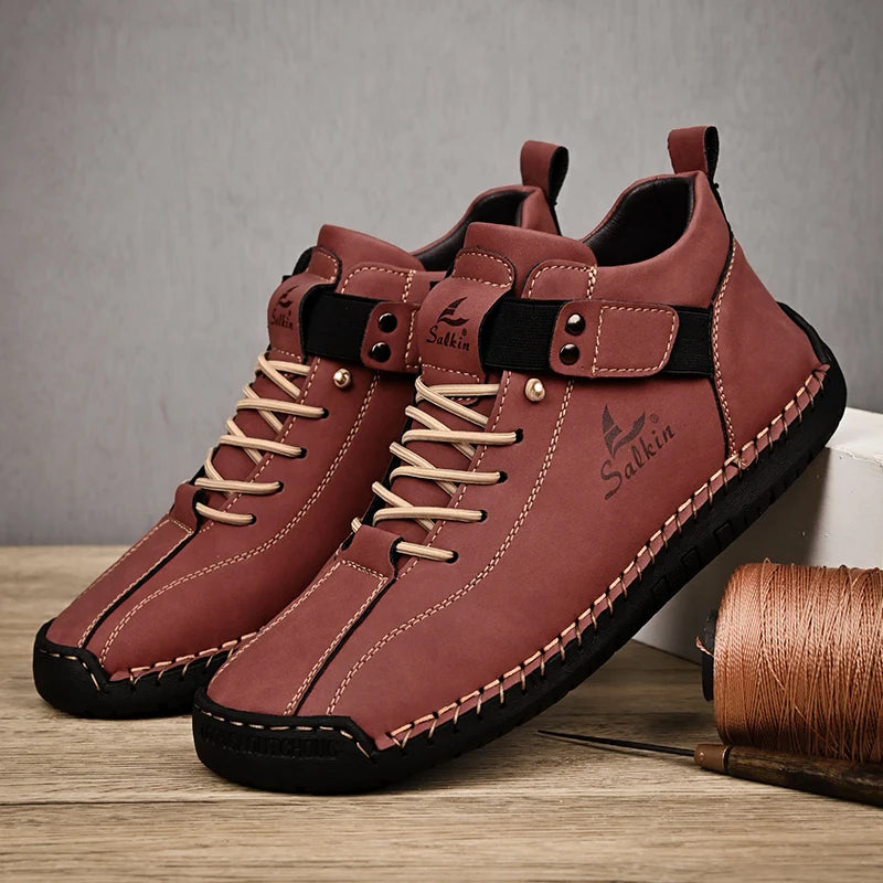 Sapatos masculinos de couro GENGXI em tom marrom com design moderno e confortável