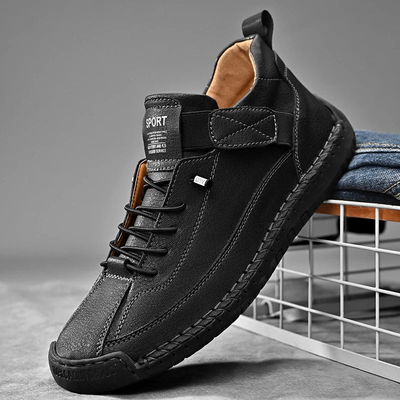 Sapato masculino plus size em preto com design esportivo e fecho em velcro