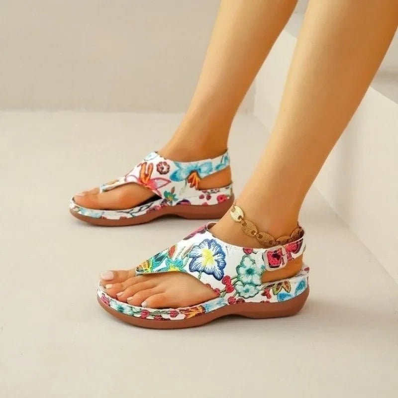 Sandálias femininas da GRAN PLAN com estampa floral, perfeitas como sapatos casuais com flores