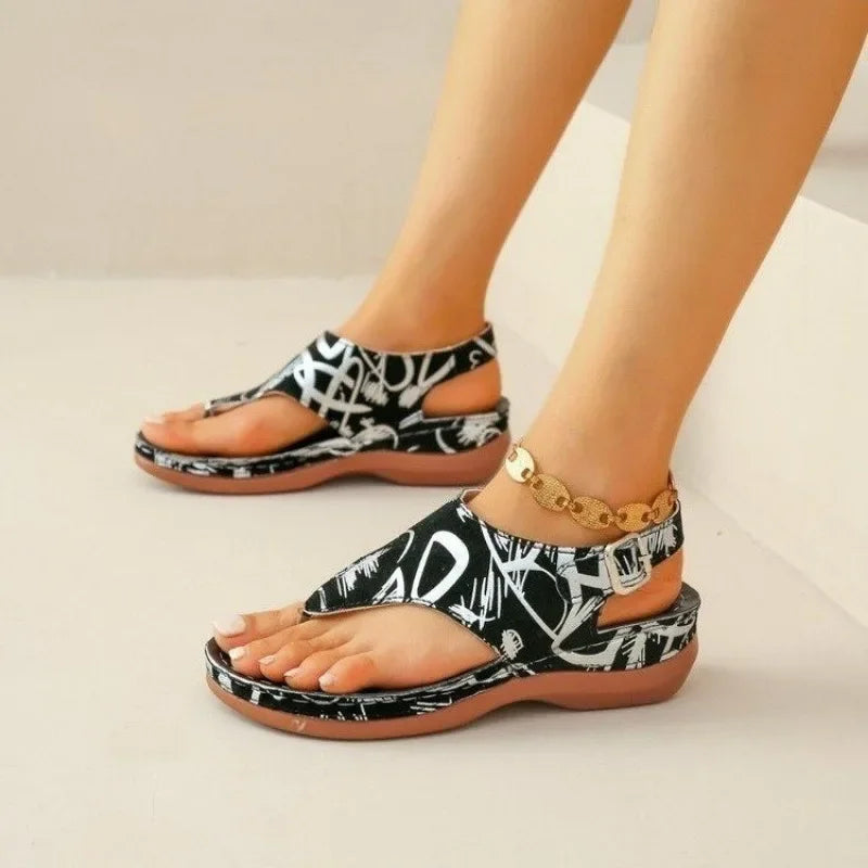 Sandálias femininas GRAN PLAN em preto e branco, perfeitas como sapatos casuais com flores para dias de verão