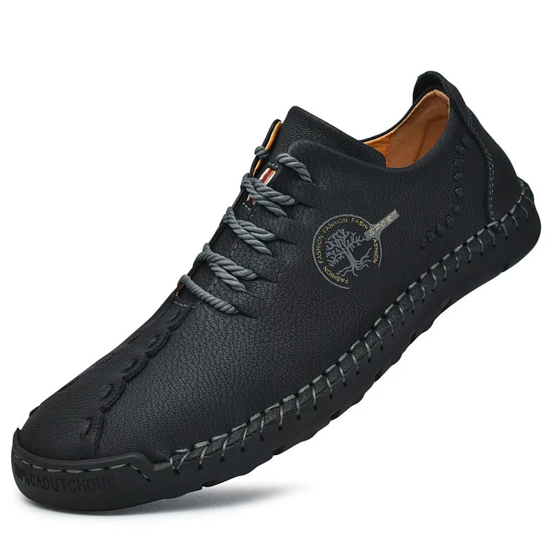 Sapatos masculinos de couro KJEDGB em preto com design moderno e confortável para uso diário