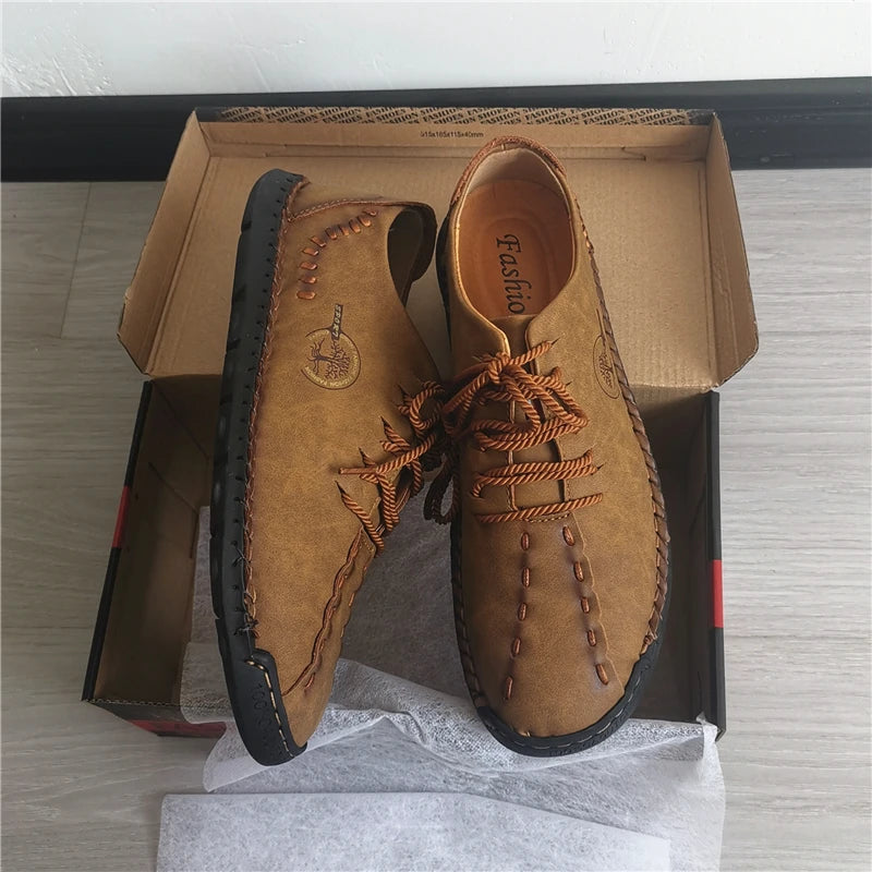 Sapatos masculinos de couro KJEDGB marrons com detalhes em fio para estilo casual