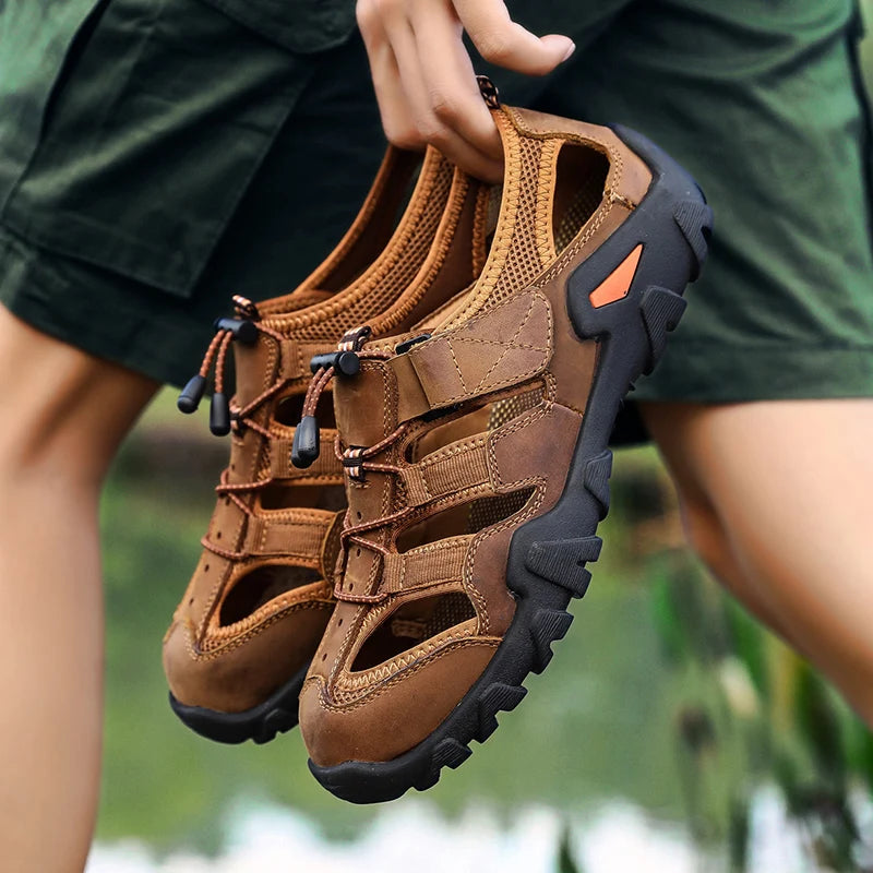 Sandálias masculinas YEISNDOO em marrom, ideais para atividades ao ar livre, sapatos trekking antiderrapantes.