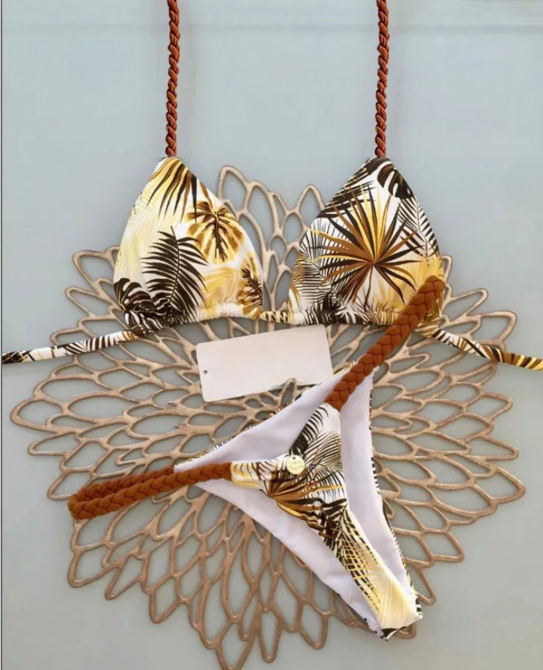 Biquíni feminino com estampa de palmeiras, perfeito para moda praia estilo animal print