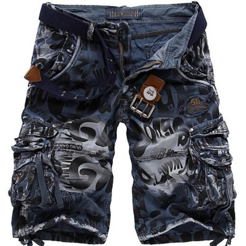 Shorts cargo masculino em azul com estampa moderna e vários bolsos para estilo e funcionalidade