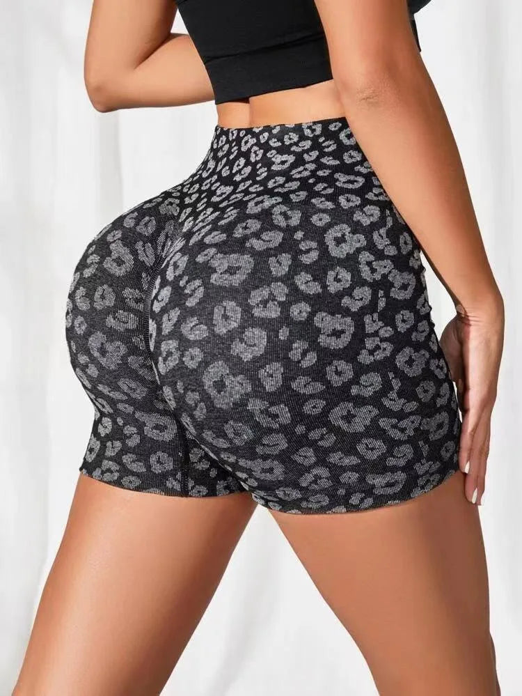 Shorts femininos scrunch butt da PERICIC com estampa de oncinha e ajuste para o corpo