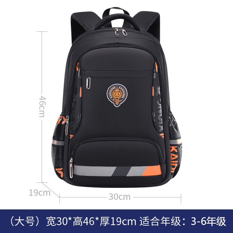 Mochila escolar infantil SOATIM em preto com detalhes laranja, ideal para crianças de 3 a 6 anos