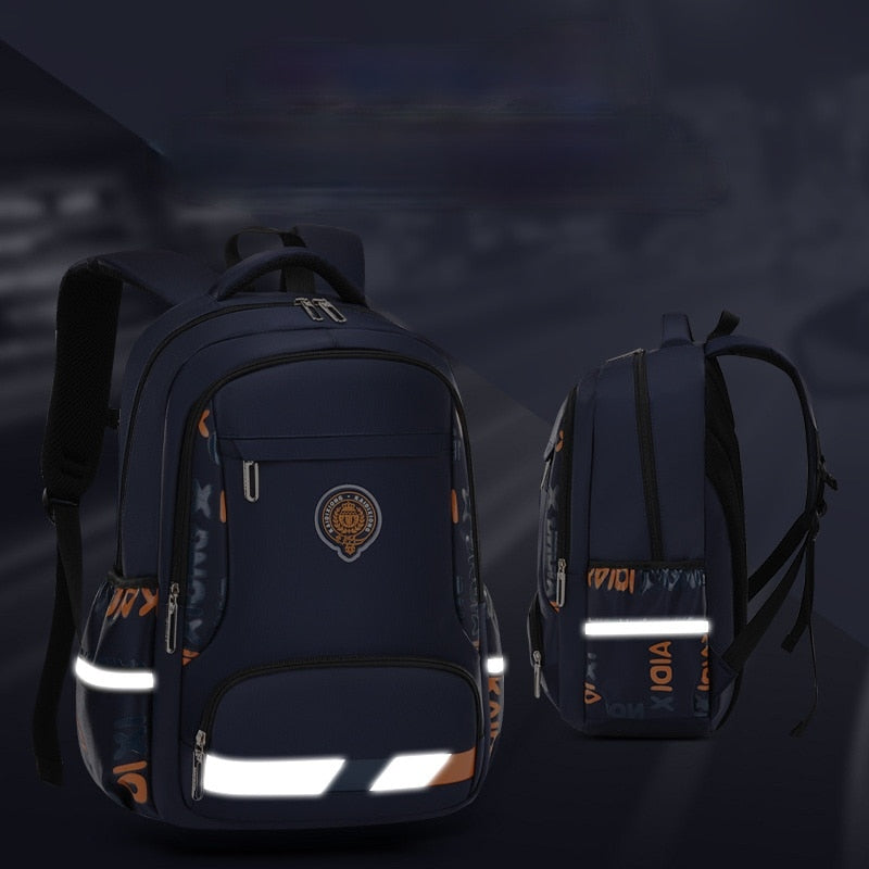 Mochila escolar infantil SOATIM com design ergonômico e detalhes refletivos para segurança