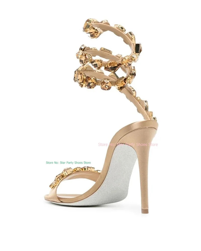 Sandálias femininas KDELY com salto alto em stilettos espiral brilhante e detalhes em strass