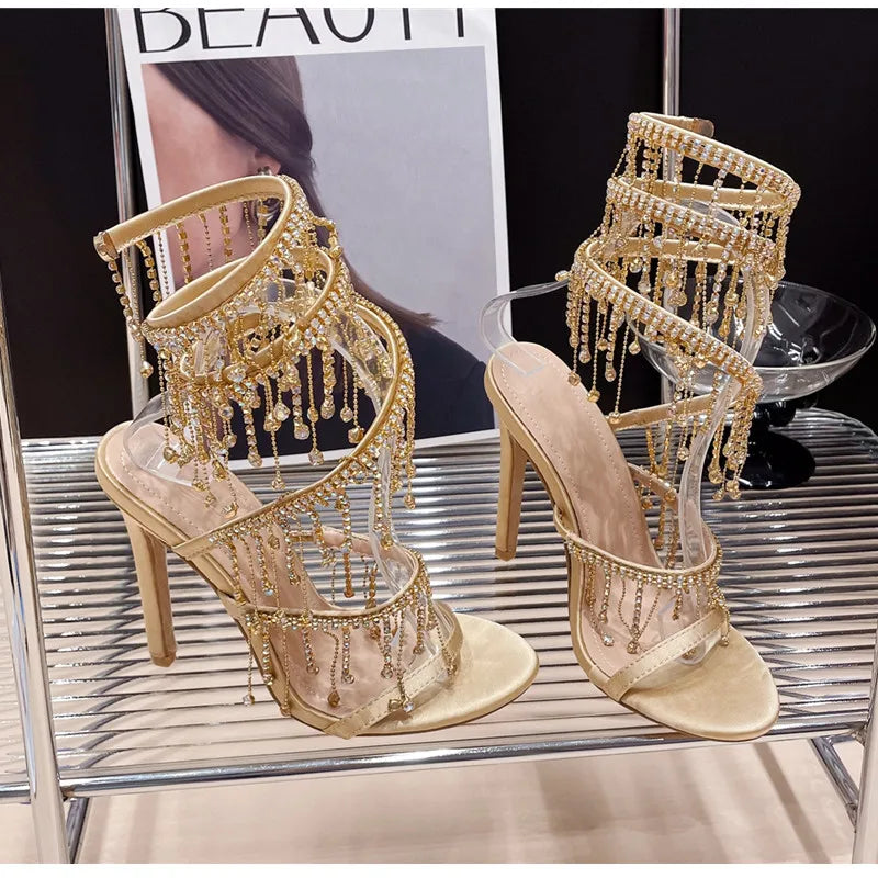 Sandálias femininas PENSAMIENTO com franjas e salto alto, estilo stilettos moda pista