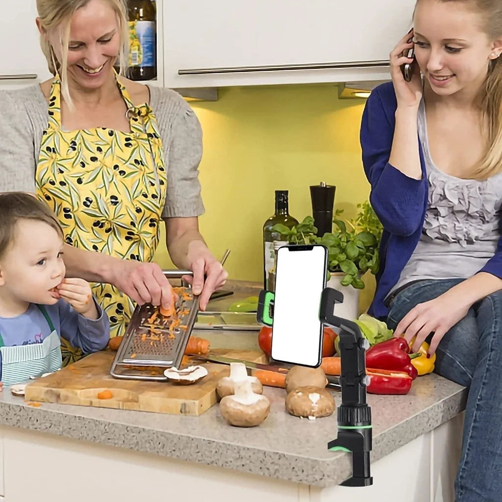 Suporte celular multifuncional articulado da ALFA, ideal para uso na cozinha enquanto cozinha ou faz chamadas.