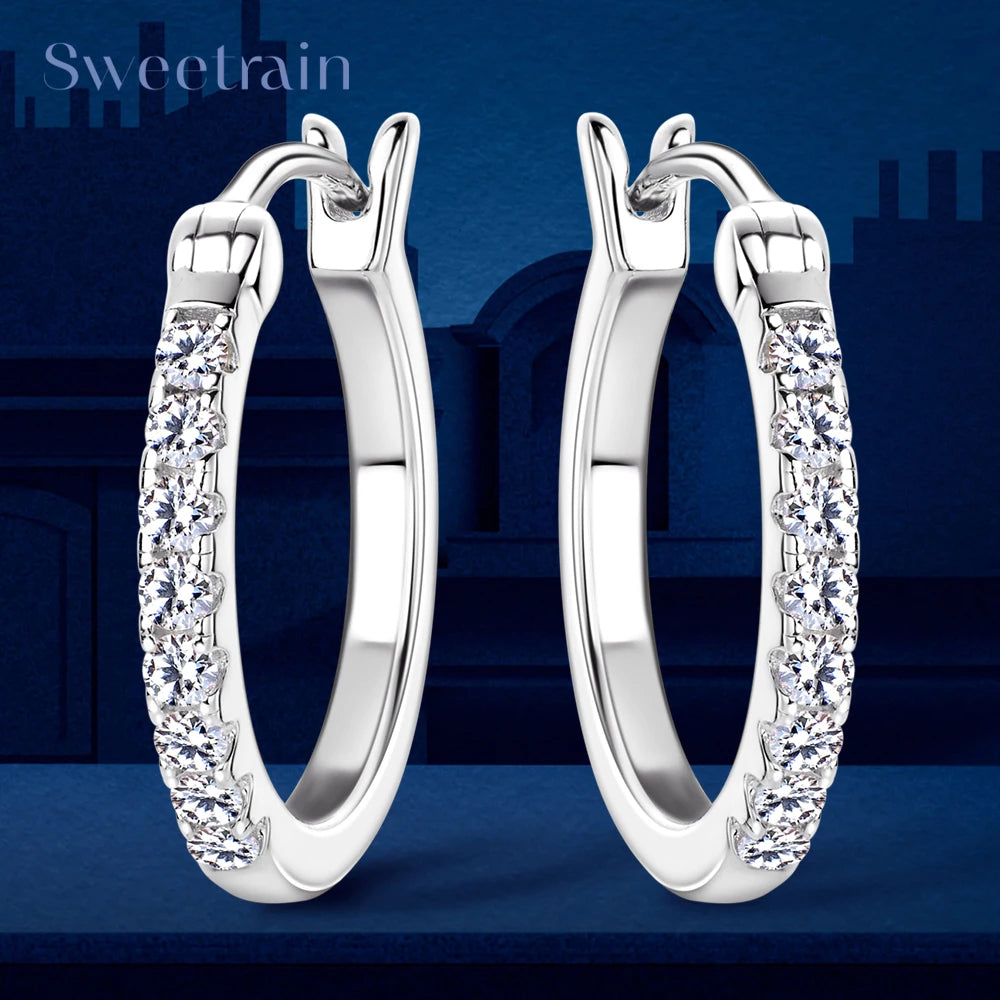 Brincos moissanite banhados a ouro com design elegante e pedras brilhantes, ideal para qualquer ocasião