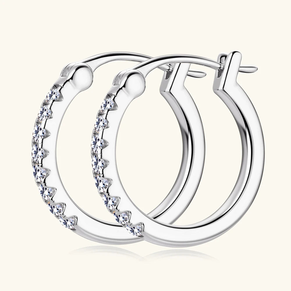 Brincos moissanite banhados a ouro com design elegante e pedras brilhantes para mulheres sofisticadas