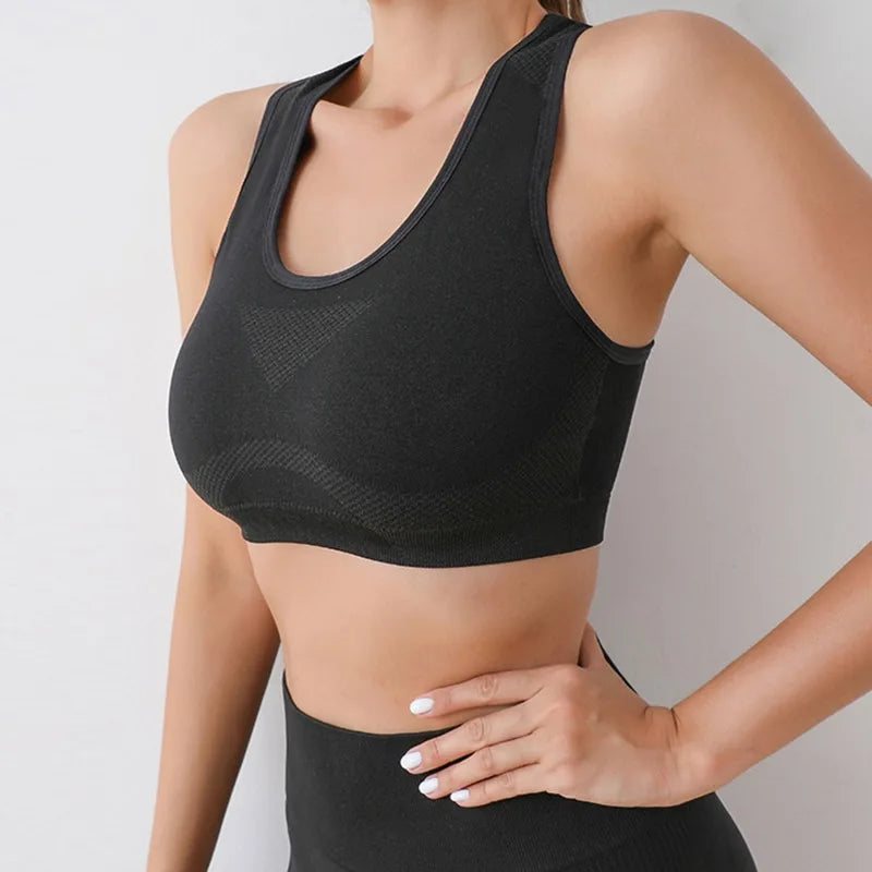 Terno feminino fitness preto com blusa sem mangas ideal para práticas de ioga e atividades físicas