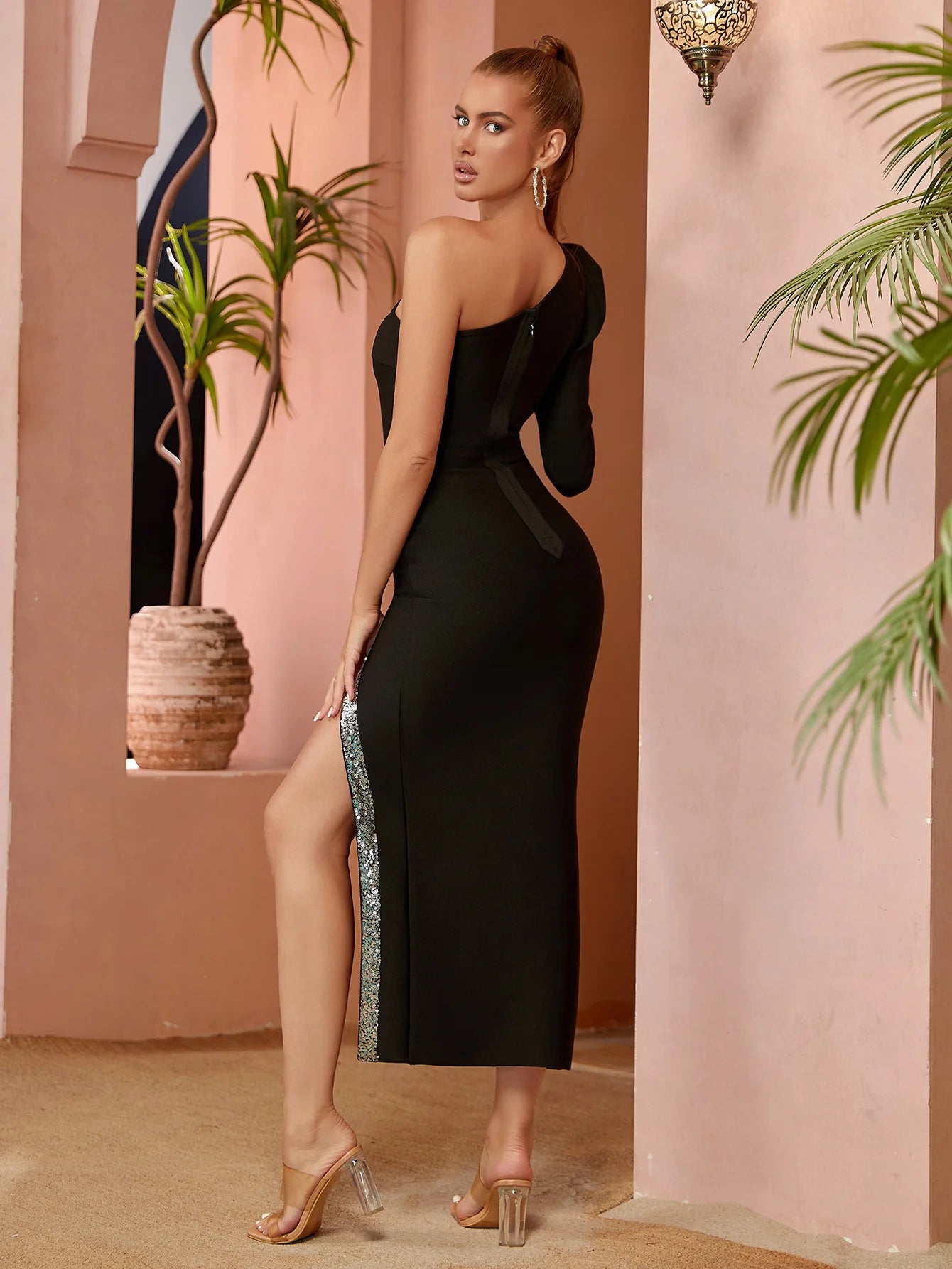Vestido de festa com lantejoulas da ADYCE, com fenda e design elegante, perfeito para eventos especiais