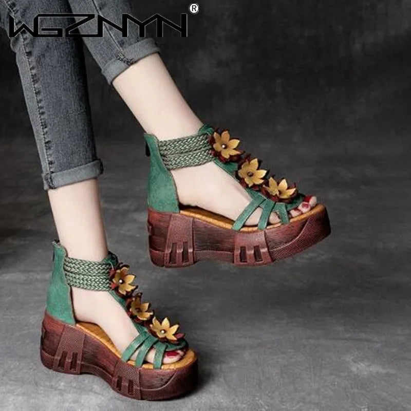 Sandálias femininas WGZNYN estilo gladiadoras plataforma com flores em detalhes coloridos