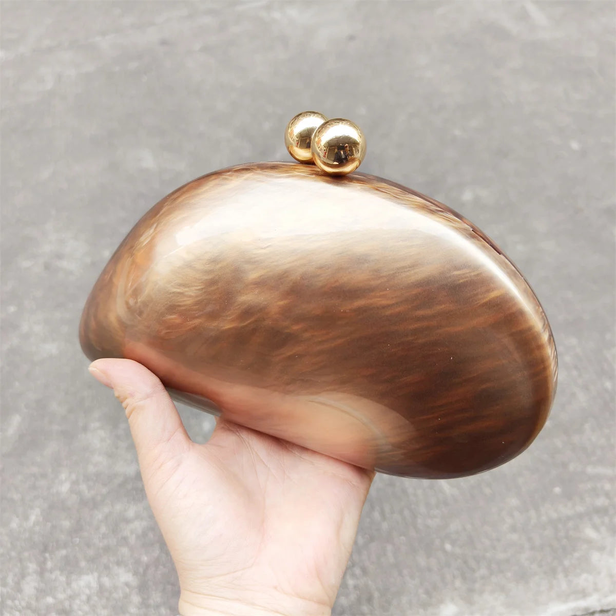 Bolsa feminina noite WOWFUR com design elegante e fecho dourado, ideal para eventos à noite