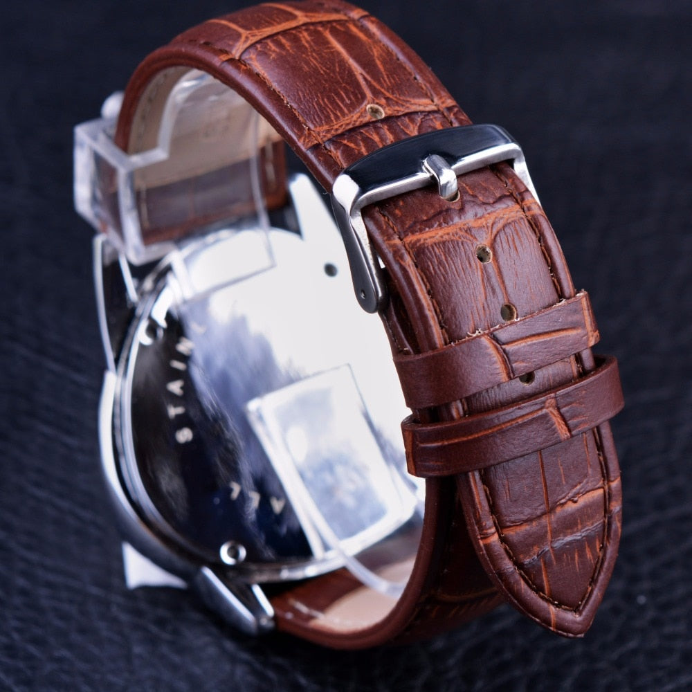 Relógio de pulso masculino T-WINNER com pulseira de couro marrom estilizada e fundo prateado