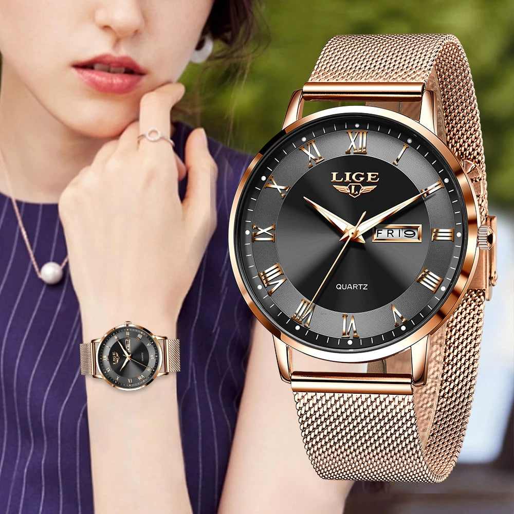 Relógio pulseira de malha feminino LIGE em tom dourado com mostrador preto e detalhes em romanizado