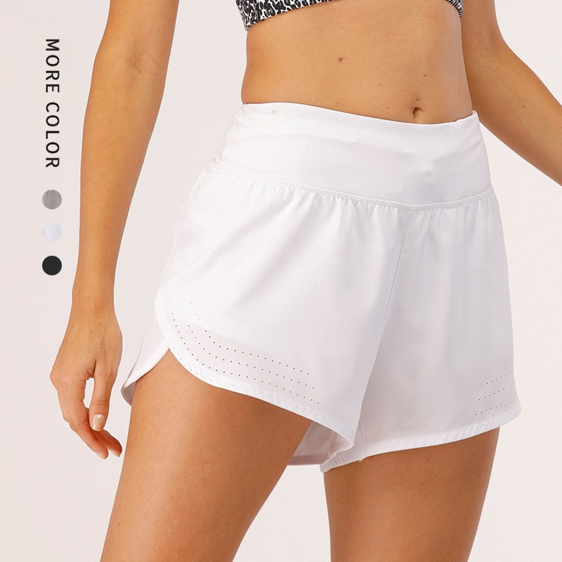 Bermuda fitness feminina SS COLOR FISH em tecido leve e respirável, ideal para treinos e exercícios