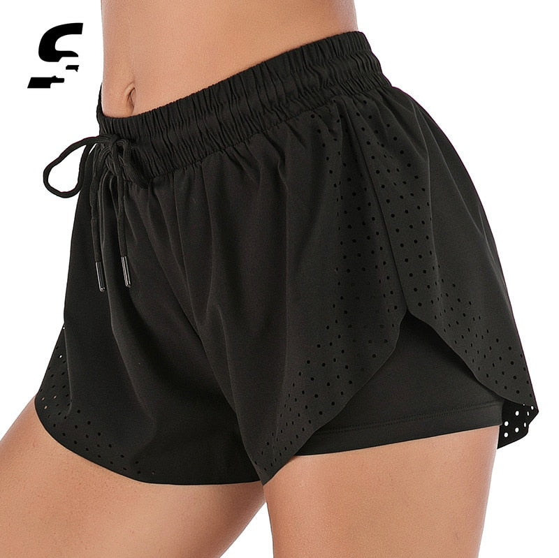 Short fitness feminino SS COLOR FISH em preto com detalhes em furo para ventilação e cinto ajustável
