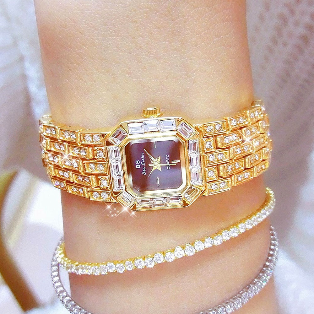 Relógio de pulso feminino BEE SISTER com acabamento dourado e diamantes, ideal para ocasiões elegantes