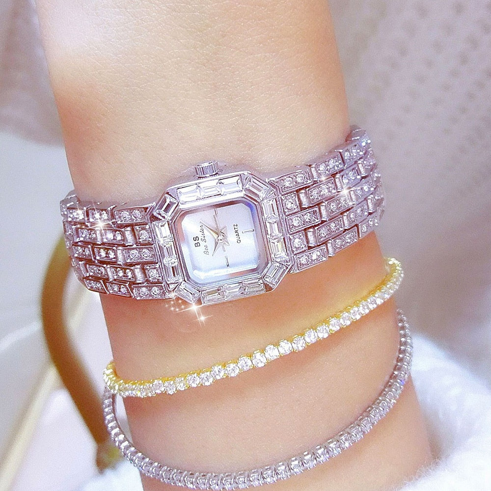 Relógio de pulso com diamantes da BEE SISTER, elegante e glamouroso, perfeito para mulheres que buscam estilo.