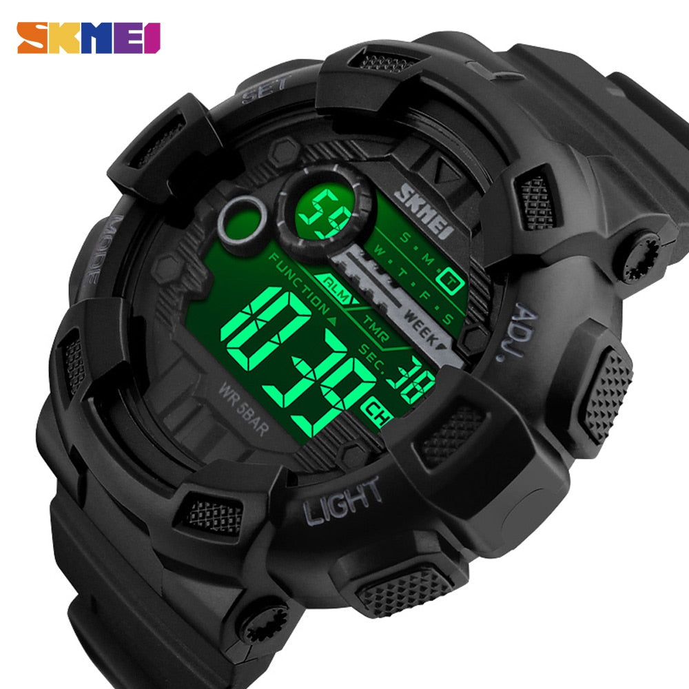 Relógio SKMEI masculino com cronógrafo display LED e design esportivo em preto resistente à água