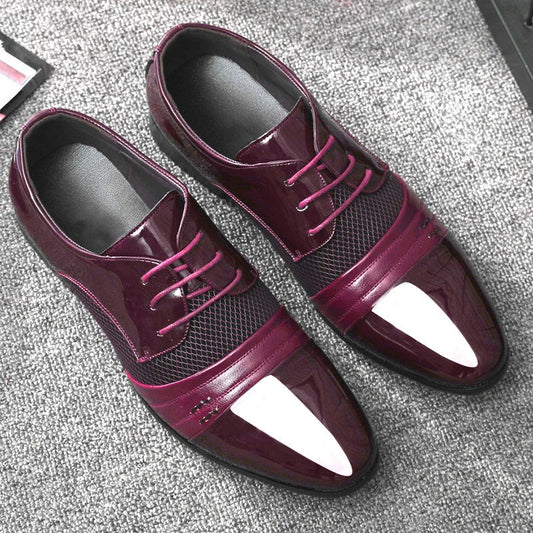 Sapatos modernos em tom vinho com detalhes em malha, ilustrando curiosidades sobre sapatos ao longo da história