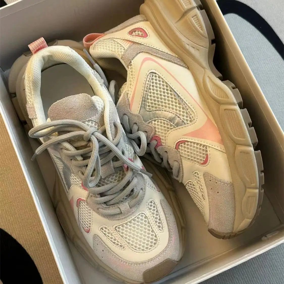 Tênis Casual Feminino, Leves e Multifuncionais, Estilo Caminhada, Respirável, com Sola Grossa em Mesh, Ideal para o Outono