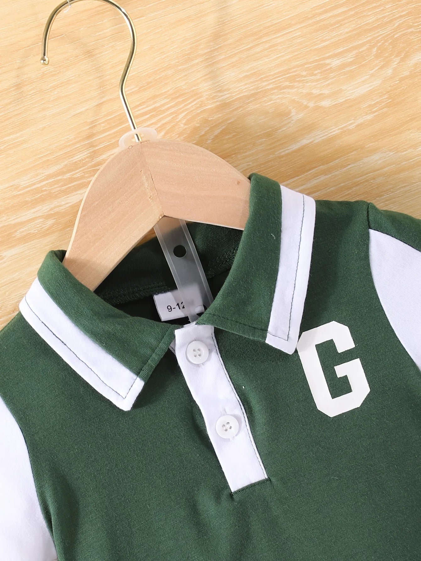 Conjunto infantil top e shorts, bebê menino, esportivo, impressão, lapela, casuais, cores verde e branco