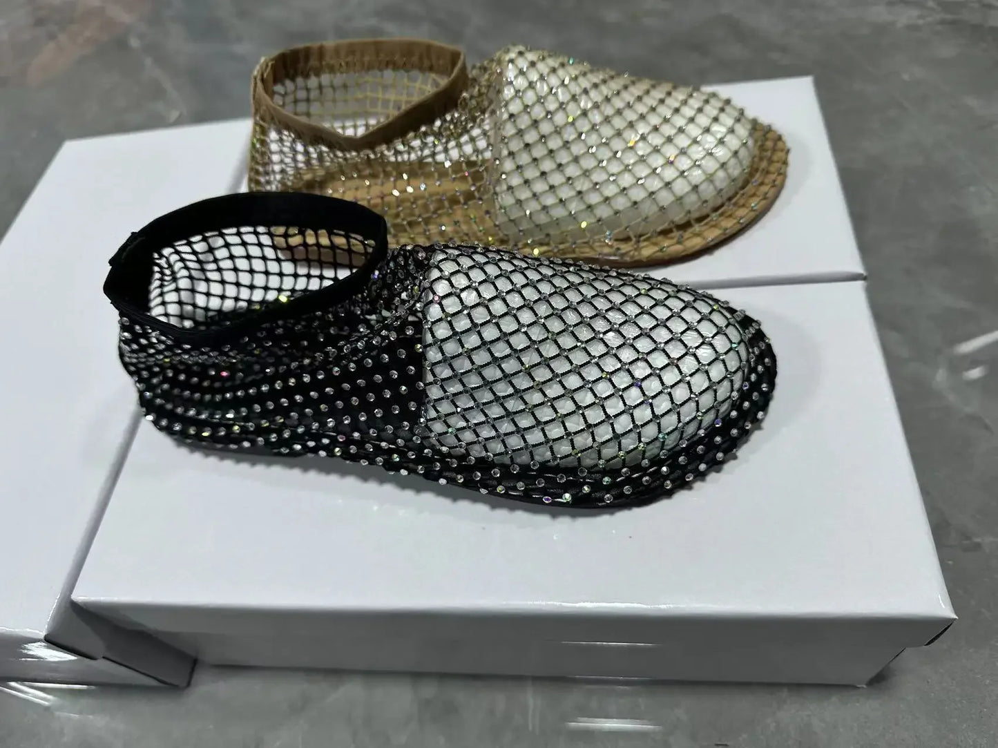 Sandálias feminina tamanho grande, fundo de borracha, estilo romano, cristal embel, verão, dedo do pé redondo, plana, oco