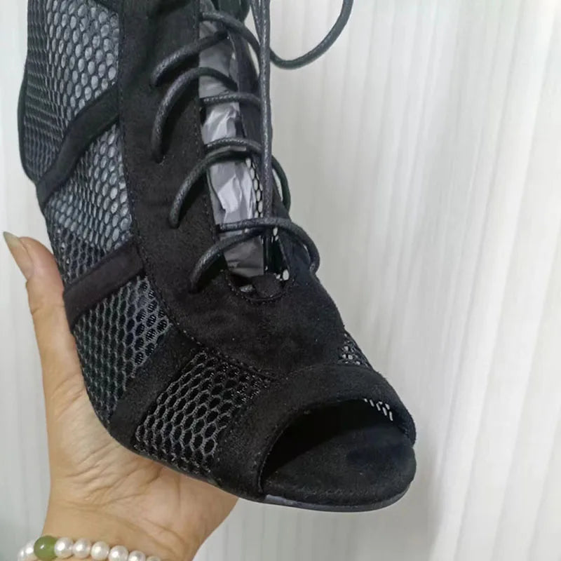 Sapatos femininos pretos sensuais com cadarço cruzado, confortáveis, saltos finos de alta qualidade, sandálias de dança com bico aberto