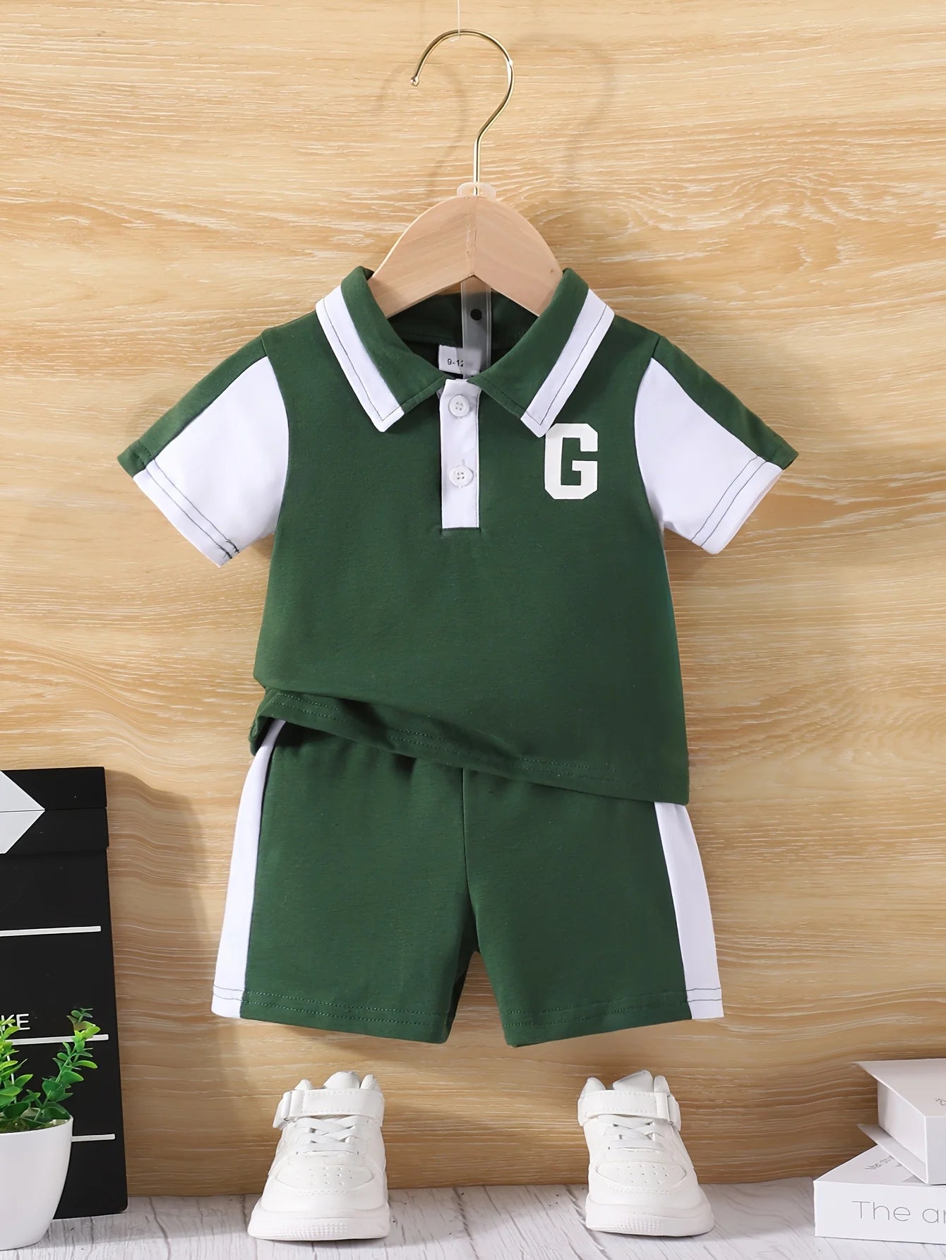 Conjunto infantil top e shorts, bebê menino, esportivo, impressão, lapela, casuais, cores verde e branco