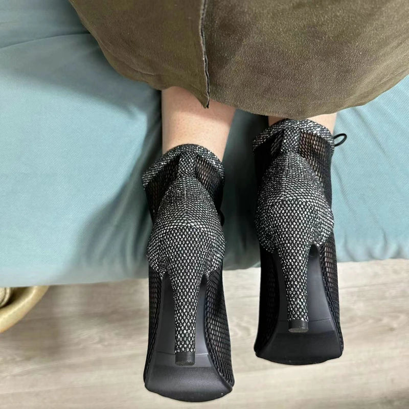 Botas Peep Toe Femininas em Tela e Salto Alto