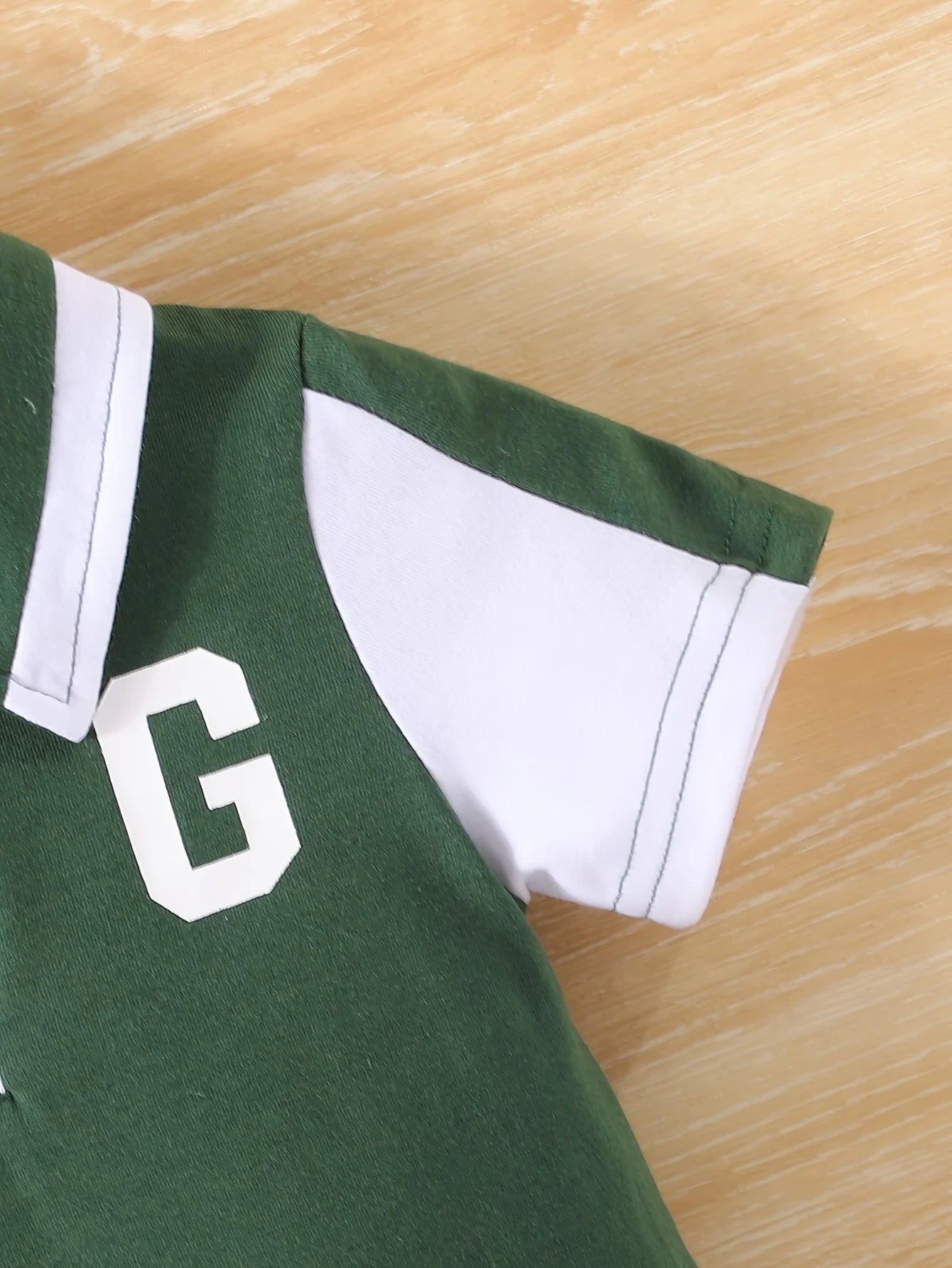 Conjunto infantil top e shorts, bebê menino, esportivo, impressão, lapela, casuais, cores verde e branco