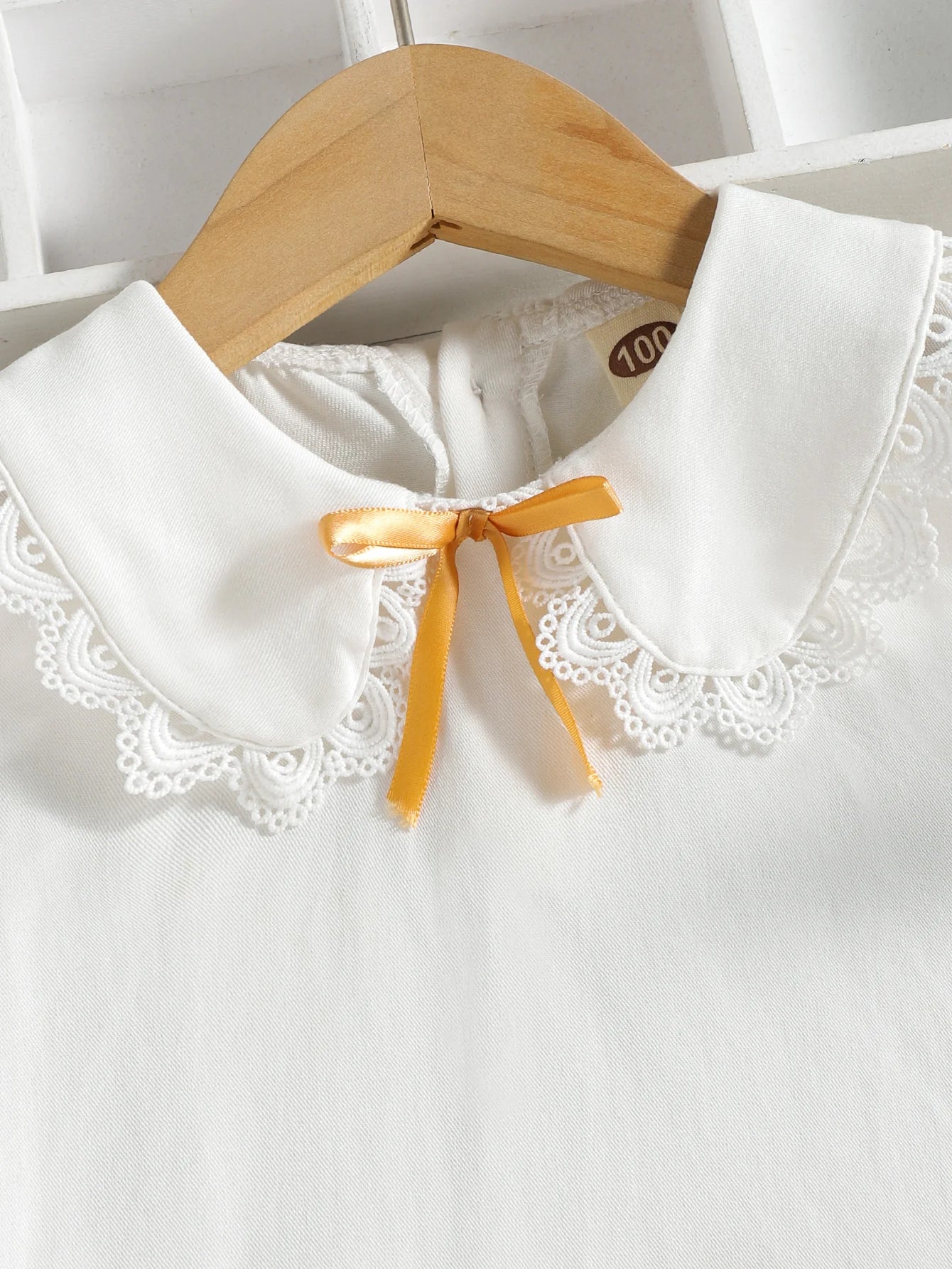 Conjunto infantil de menina, duas peças, primavera/verão, casua,l sem mangas, gola boneca, top com shorts amarelo