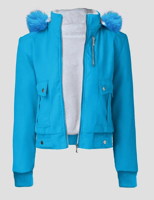 Casaco feminino streetwear da RANMO em azul com capuz e detalhes em pelúcia
