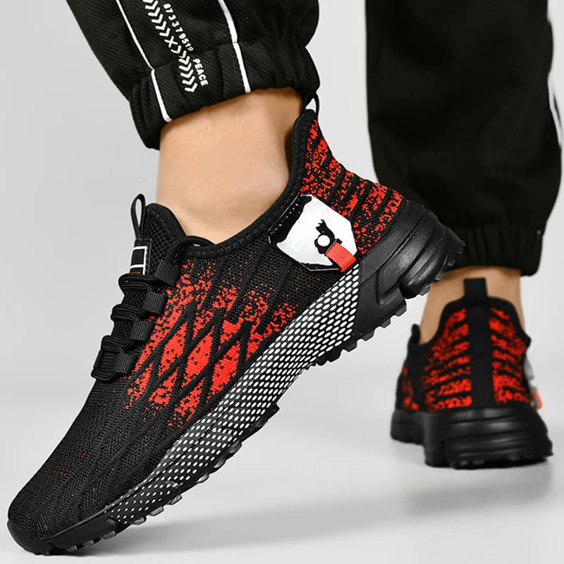 Tênis casual esportivo masculino moderno em preto e vermelho com design respirável e sola antiderrapante