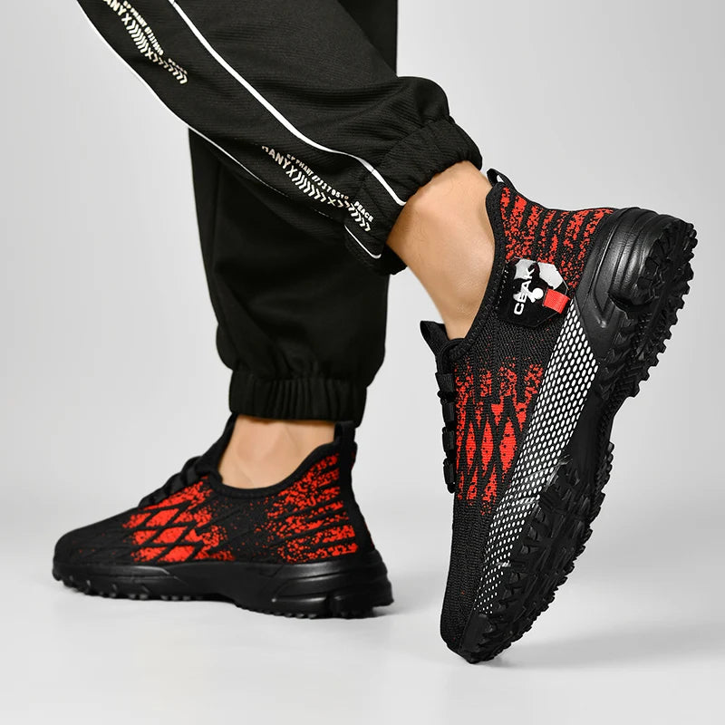Tênis casual esportivo masculino moderno HKFI em preto e vermelho, ideal para uso diário e atividade física